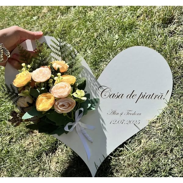 Aranjament inima cu text personalizat
